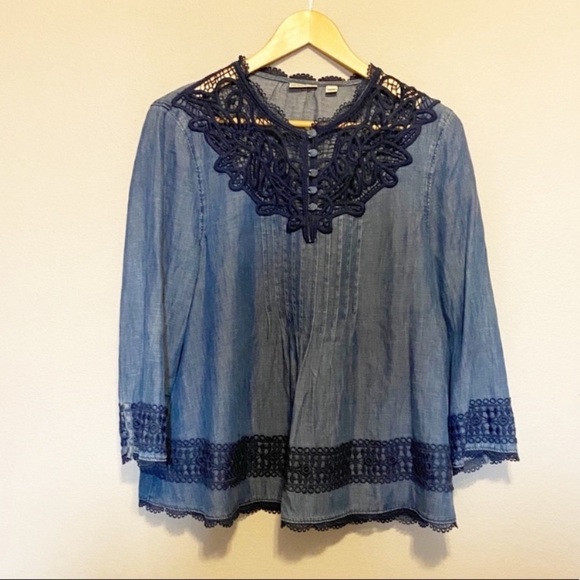 HOLDING HORSES Tops - Holding Horses Blue Linen Blend Blouse